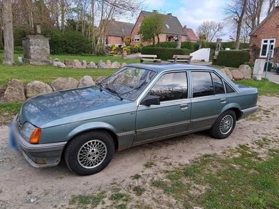 Second-hand Opel Rekord 100 CP (73 kW) 1986 Albastru Berlinǎ