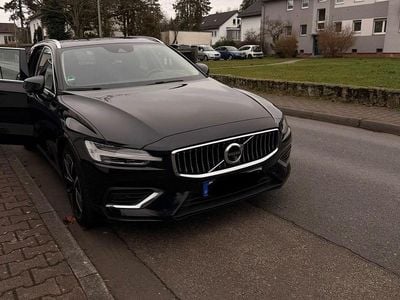 Gebraucht Volvo V60 Inscription 197 PS (144 kW) 2020 Schwarz Kombi