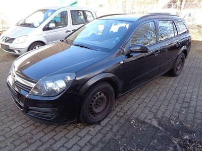Begagnad Opel Astra 90 HK (66 kW) 2005 Svart Kombi