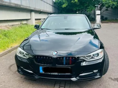 Gebraucht BMW 318 143 PS (105 kW) 2013 Schwarz Limousine