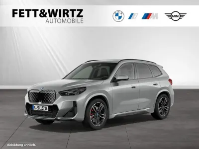 Gebraucht BMW iX1 M Sport 230 kW (313 PS) 2025 Spacesilber metallic SUV