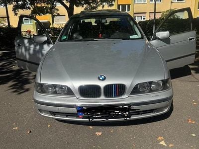 BMW 523