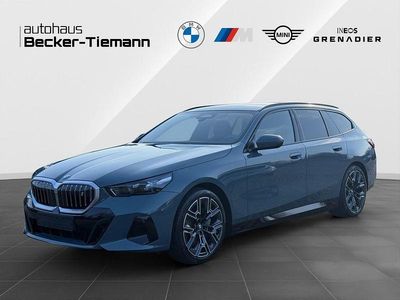 Neu BMW i5 Exclusive 250 kW (340 PS) 2026 Grün Limousine