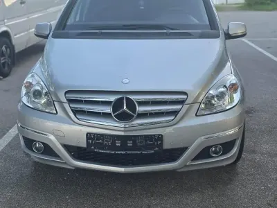 Gebraucht Mercedes B200 136 PS (100 kW) 2009 Silber Van / Kleinbus