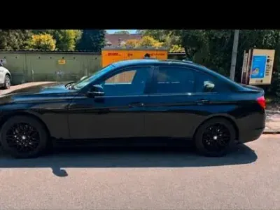 Gebraucht BMW 320 Sport Line 184 PS (135 kW) 2012 Schwarz Limousine