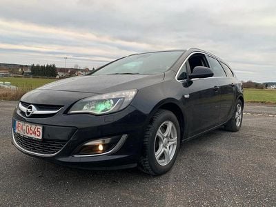 Gebraucht Opel Astra Exklusiv 131 PS (96 kW) 2014 Schwarz Kombi