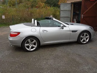 Gebraucht Mercedes SLK250 203 PS (149 kW) 2011 Silber Cabrio