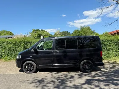 Käytetty VW Multivan Highline 179 HP (131 kW) 2015 Musta Tila-auto