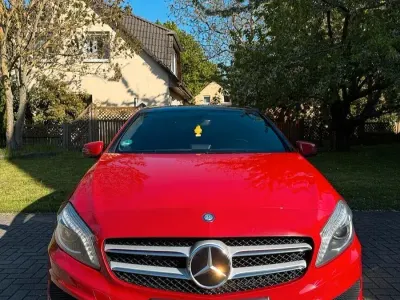 Gebraucht Mercedes A180 AMG line 109 PS (80 kW) 2013 Rot Kleinwagen