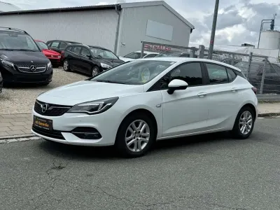 Gebraucht Opel Astra 105 PS (77 kW) 2020 Weiß Limousine