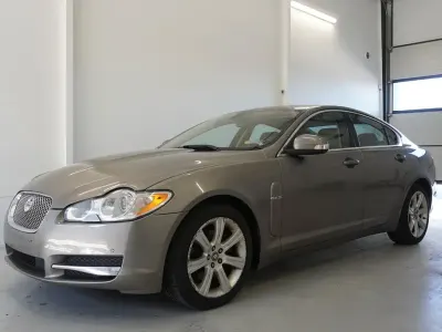 Begagnad Jaguar XF Premium Luxury 298 HK (219 kW) 2008 Guld Sedan