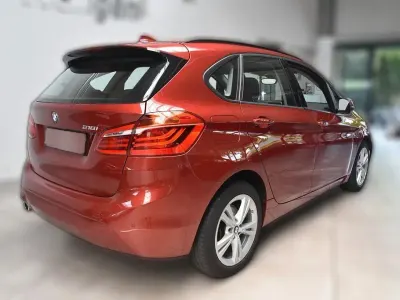 Gebraucht BMW 218 Active Tourer Advantage 140 PS (102 kW) 2019 Rot metallic Van / Kleinbus