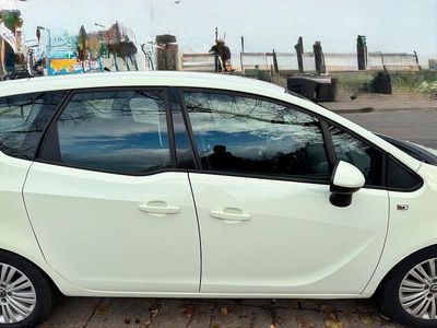 Gebraucht Opel Meriva 120 PS (88 kW) 2013 Weiß Van / Kleinbus