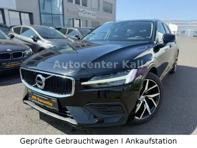 Gebraucht Volvo V60 Momentum 150 PS (110 kW) 2018 Schwarz Kombi