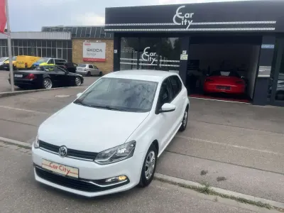 Gebraucht VW Polo Comfortline 90 PS (66 kW) 2015 Pure white Kleinwagen