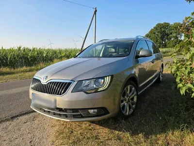Gebraucht Skoda Superb Elegance 170 PS (125 kW) 2013 Beige Kombi