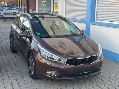 Gebraucht Kia Ceed Sportswagon 135 PS (99 kW) 2013 Braun Kombi