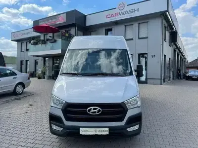 Gebraucht Hyundai H 350 150 PS (110 kW) 2016 Silber Van