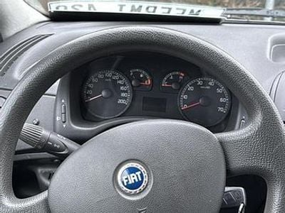 Blau Gebraucht 2005 Fiat Punto Kleinwagen | 1.200 €