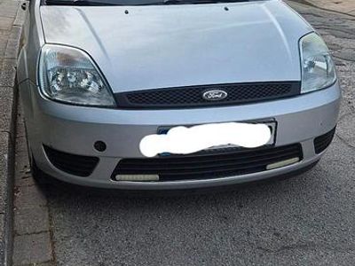 Gebraucht Ford Fiesta 60 PS (44 kW) 2005 Silber Kleinwagen