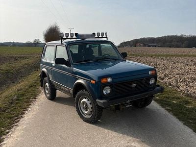 Gebraucht Lada niva 82 PS (60 kW) 2013 Grün SUV
