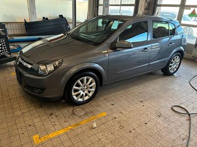 Gebraucht Opel Astra 90 PS (66 kW) 2006 Grau Limousine