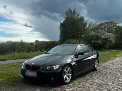 Gebraucht BMW 320 M Sport 177 PS (130 kW) 2010 Schwarz Coupé