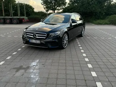 Gebraucht Mercedes E220 AMG line 194 PS (142 kW) 2019 Schwarz Kombi