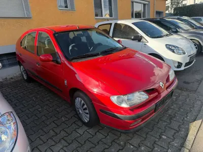 Brugt Renault Mégane 75 HK (55 kW) 1999 Rød Hatchback