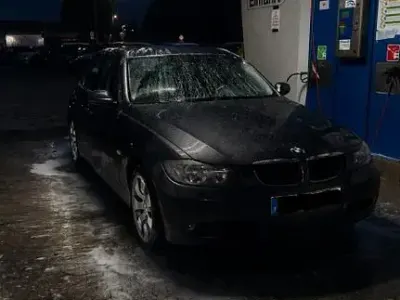 Gebraucht BMW 318 143 PS (105 kW) 2008 Grau Limousine