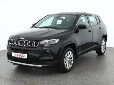 Gebraucht Jeep Compass Altitude 131 PS (96 kW) 2024 Black clear coat metallic SUV