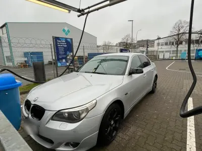 Second-hand BMW 530 218 CP (160 kW) 2004 Argintiu Berlinǎ
