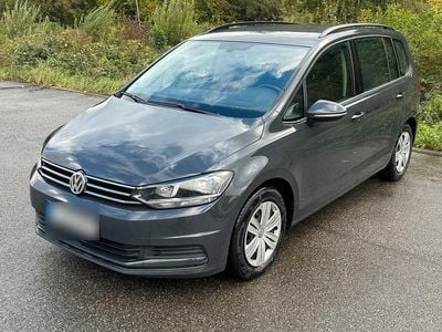 Gebraucht VW Touran Comfortline 150 PS (110 kW) 2017 Grau Van / Kleinbus