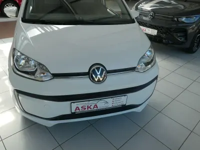 Begagnad VW up! Move 65 HK (47 kW) 2021 Vit Halvkombi