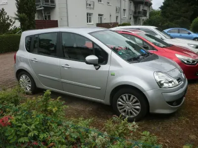 Gebraucht Renault Grand Modus Dynamique 103 PS (75 kW) 2011 Silber Van / Kleinbus