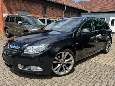 Gebraucht Opel Insignia 160 PS (117 kW) 2010 Schwarz Limousine