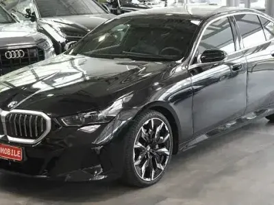 Gebraucht BMW 540 M Sport 303 PS (222 kW) 2025 Schwarz Limousine