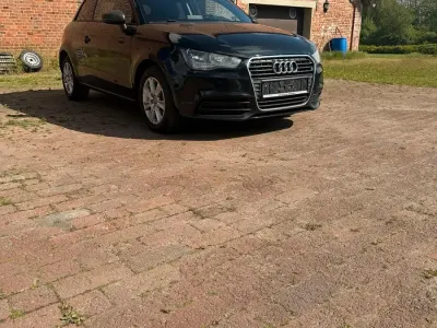 Używany Audi A1 Ambition 122 KM (89 kW) 2012 Czarny Hatchback
