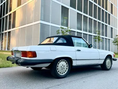 Gebraucht Mercedes 560 227 PS (166 kW) 1986 Weiß Cabrio