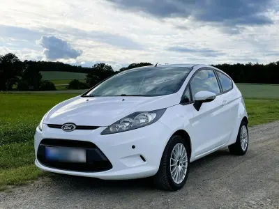 Gebraucht Ford Fiesta Trend 82 PS (60 kW) 2009 Weiß Limousine