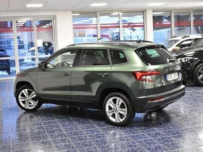 Usado Skoda Karoq Style 150 HP (110 kW) 2020 Verde SUV