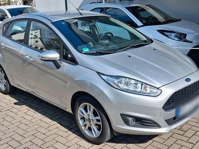 Gebraucht Ford Fiesta SYNC Edition 80 PS (58 kW) 2016 Silber Kleinwagen