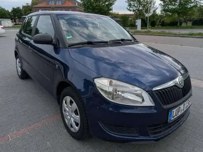 Gebraucht Skoda Fabia Cool Edition 60 PS (44 kW) 2011 Blau Limousine