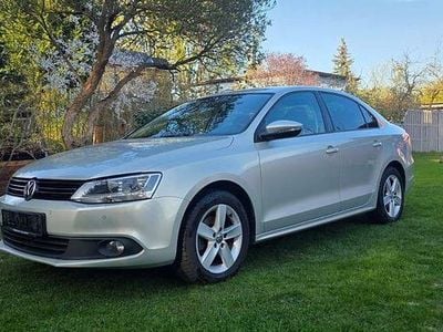Usata VW Jetta Comfortline 105 CV (77 kW) 2012 Argento Berlina
