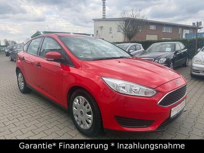 Gebraucht Ford Focus Ambiente 101 PS (74 kW) 2016 Rot Limousine