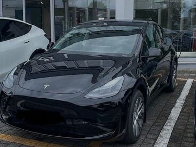 gebraucht Tesla Model Y SR schwarz Anhängerkupplung