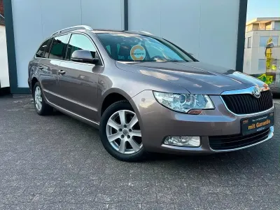 Gebraucht Skoda Superb 150 PS (110 kW) 2011 Gold Kombi
