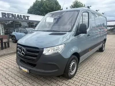 Gebraucht Mercedes Sprinter 150 PS (110 kW) 2022 Grau Van