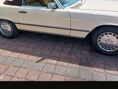 Usata Mercedes 560 223 CV (164 kW) 1987 Beige Cabrio