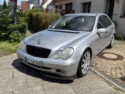 Mercedes C200